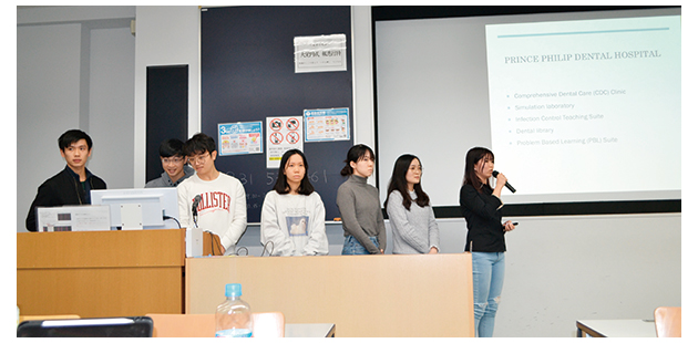本学学生へプレゼンテーションを行う香港大学学生