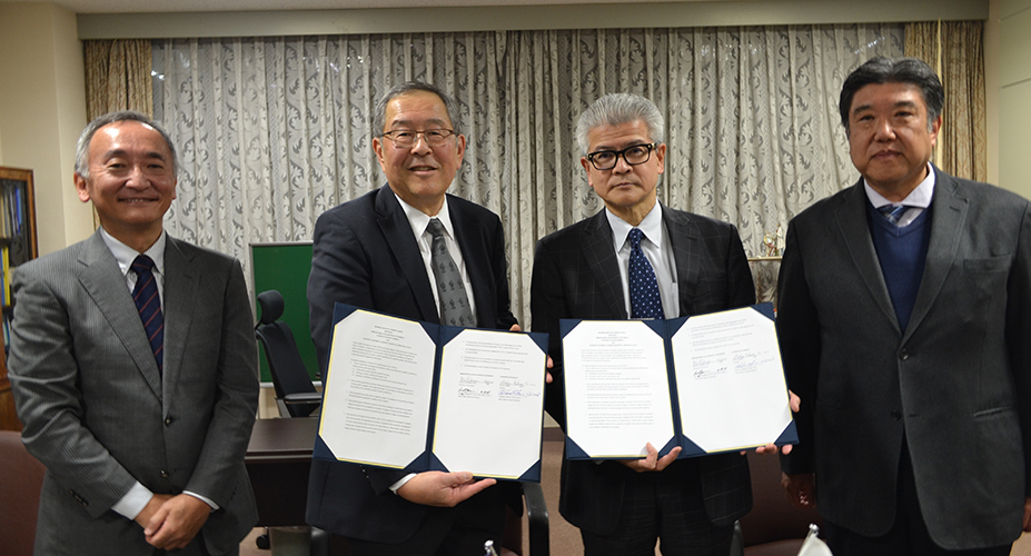 オレゴンヘルス＆サイエンス大学との大学間学術交流協定締結調印式1